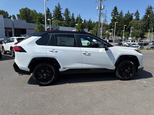 2025 Toyota RAV4 Hybrid SE