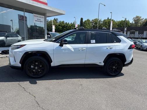 2025 Toyota RAV4 Hybrid SE