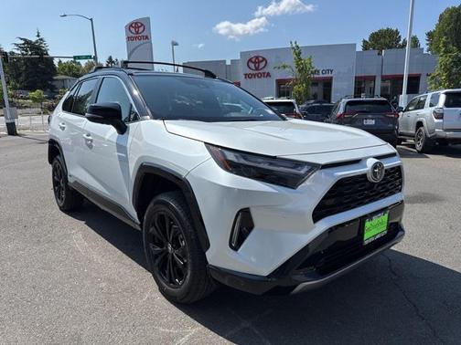 2025 Toyota RAV4 Hybrid SE