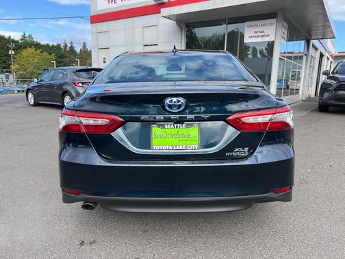 2020 Toyota Camry Hybrid XLE