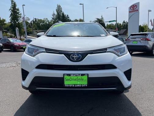 2018 Toyota RAV4 Hybrid SE