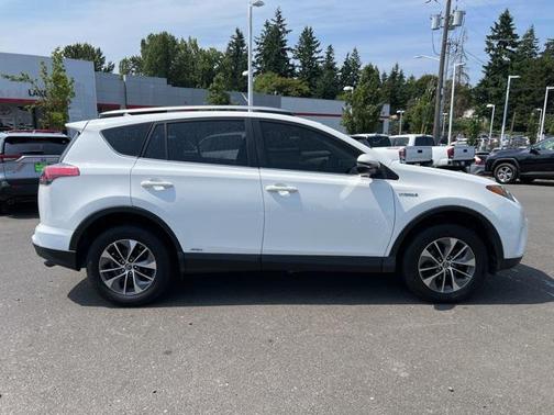 2018 Toyota RAV4 Hybrid SE