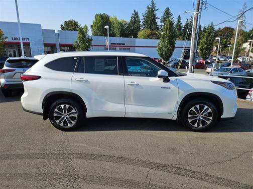 2020 Toyota Highlander Hybrid XLE