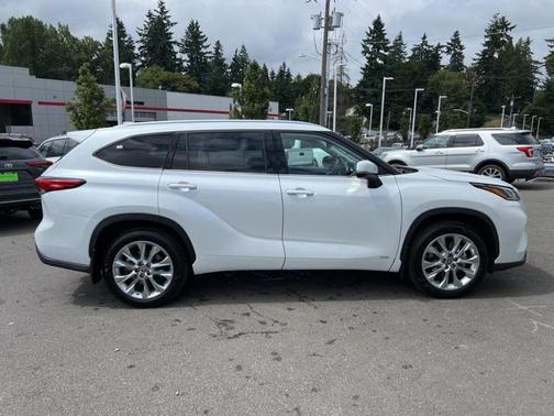 2022 Toyota Highlander Hybrid Limited