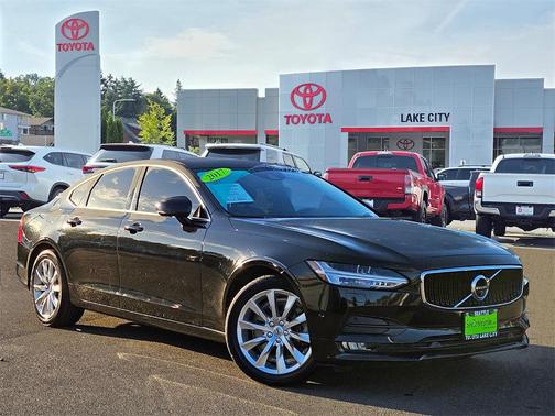 2017 Volvo S90 T6 Momentum