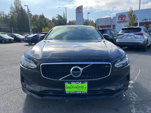 2017 Volvo S90 T6 Momentum
