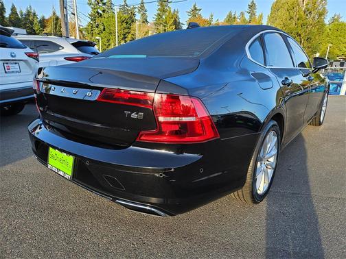 2017 Volvo S90 T6 Momentum