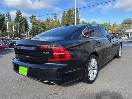 2017 Volvo S90 T6 Momentum
