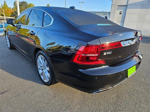 2017 Volvo S90 T6 Momentum