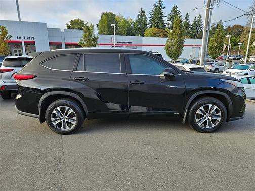 2021 Toyota Highlander Hybrid XLE