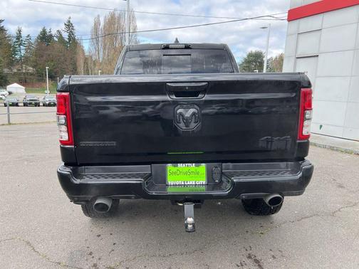 Diamond Black Crystal Pearlcoat 2022 RAM 1500 Big Horn/Lone Star