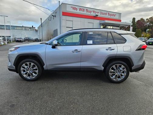 2025 Toyota RAV4 XLE Premium