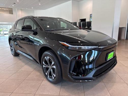 2025 Toyota bZ4X XLE