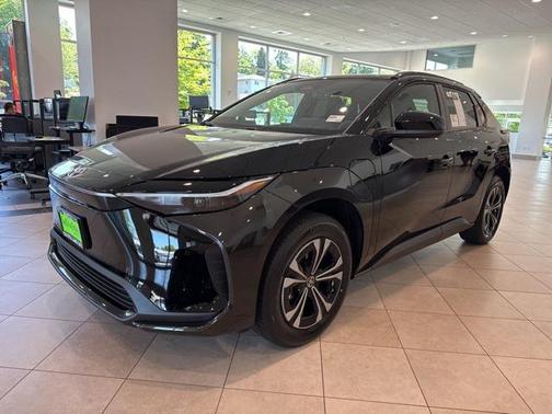 2025 Toyota bZ4X XLE