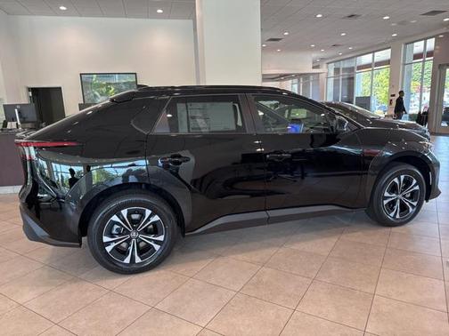 2025 Toyota bZ4X XLE