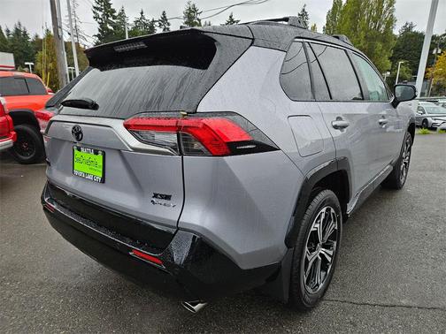 2025 Toyota RAV4 Hybrid SE