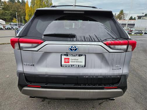 2023 Toyota RAV4 Hybrid SE