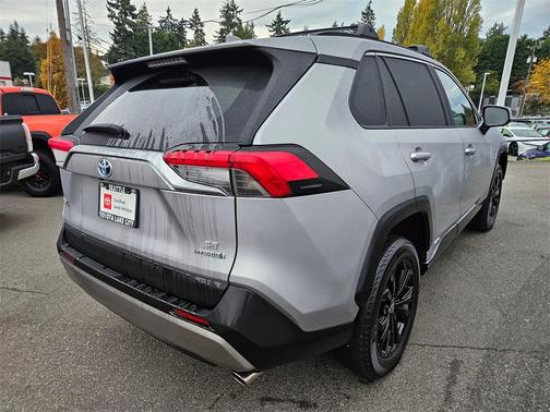 2023 Toyota RAV4 Hybrid SE