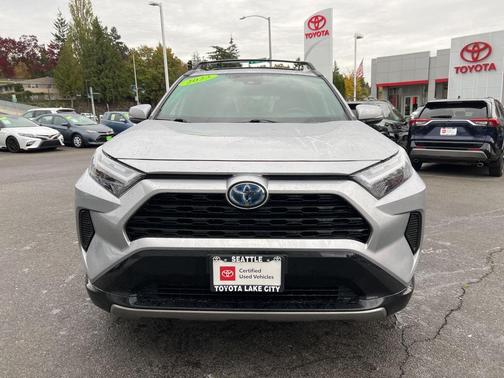 2023 Toyota RAV4 Hybrid SE