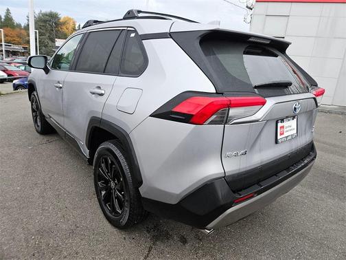2023 Toyota RAV4 Hybrid SE