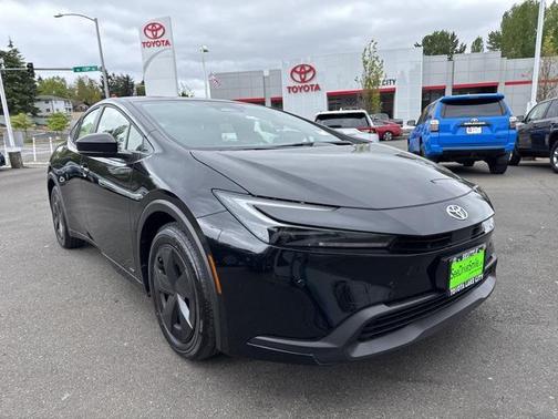 2025 Toyota Prius LE