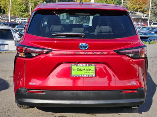 2023 Toyota Sienna LE