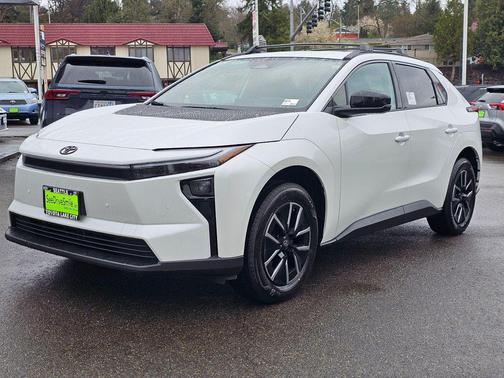 Wind Chill Pearl 2026 Toyota bZ XLE Plus