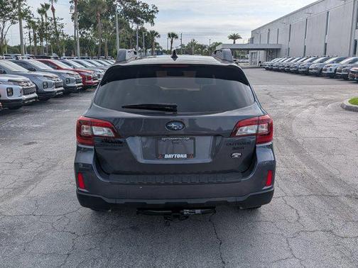 Carbide Gray Metallic 2016 Subaru Outback 3.6R Limited