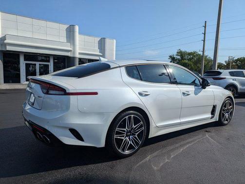 2022 Kia Stinger GT1
