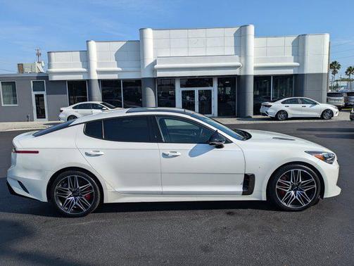 2022 Kia Stinger GT1