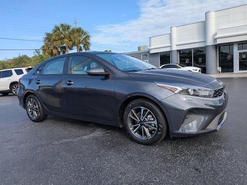 Gravity Gray 2023 Kia Forte LXS