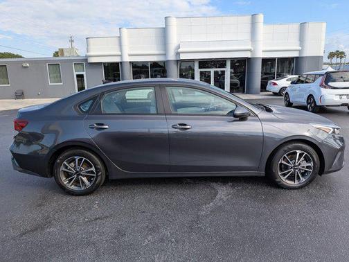 Gravity Gray 2023 Kia Forte LXS