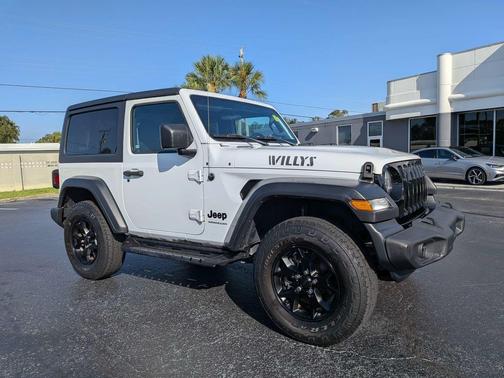 Bright White Clearcoat 2020 Jeep Wrangler Willys 4x4