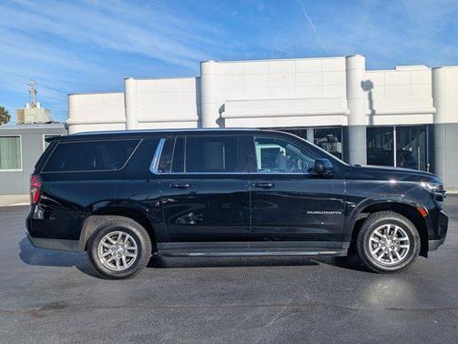 2023 Chevrolet Suburban LT