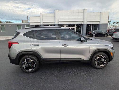 2025 Kia Seltos EX
