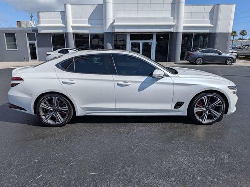White 2024 Genesis G70 2.5T