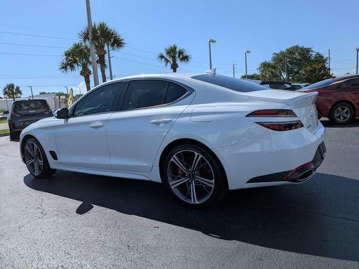 White 2024 Genesis G70 2.5T