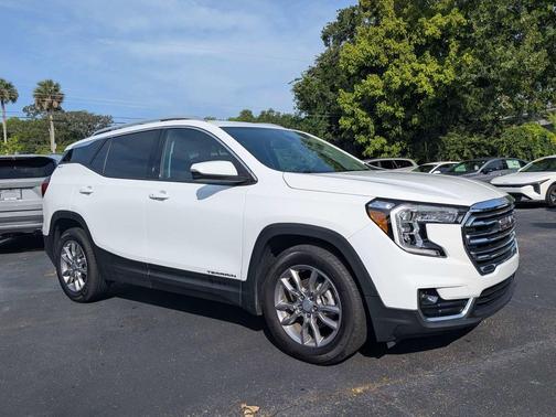Summit White 2024 GMC Terrain SLT