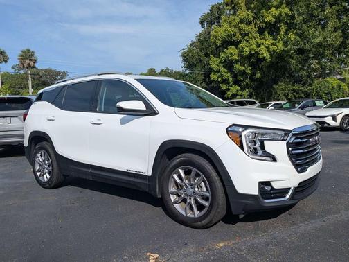 Summit White 2024 GMC Terrain SLT