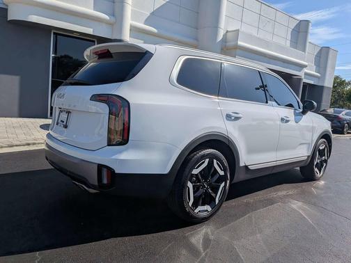 Glacial White Pearl 2025 Kia Telluride EX