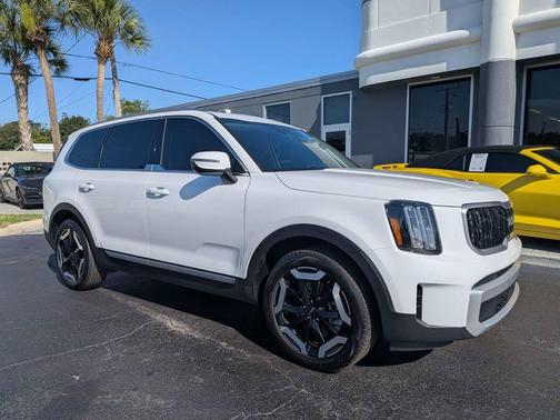 Glacial White Pearl 2025 Kia Telluride EX
