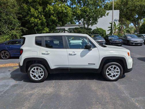 Alpine White Clearcoat 2023 Jeep Renegade Latitude