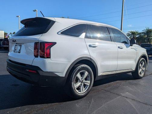 2023 Kia Sorento LX