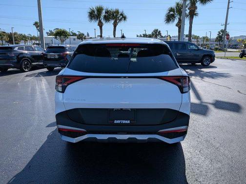 Glacial White Pearl 2024 Kia Sportage EX
