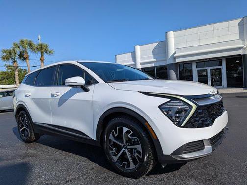 Glacial White Pearl 2024 Kia Sportage EX