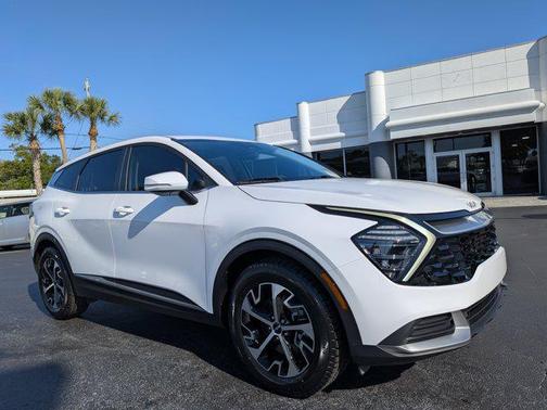 Glacial White Pearl 2024 Kia Sportage EX