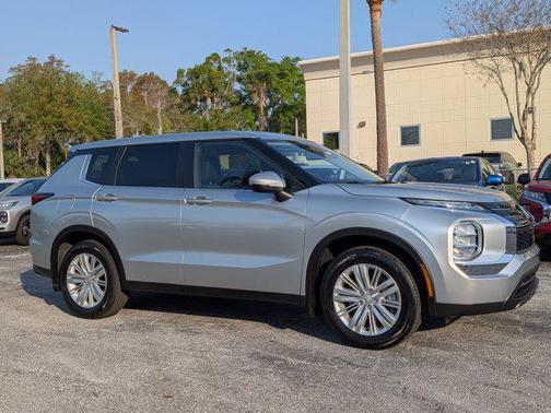 ALLOY SILVER META 2024 Mitsubishi Outlander ES 2.5 2WD