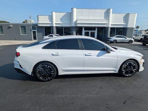 2024 Kia K5 GT-Line