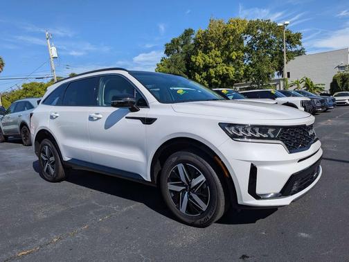 Glacial White Pearl 2022 Kia Sorento EX