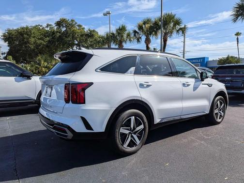 Glacial White Pearl 2022 Kia Sorento EX